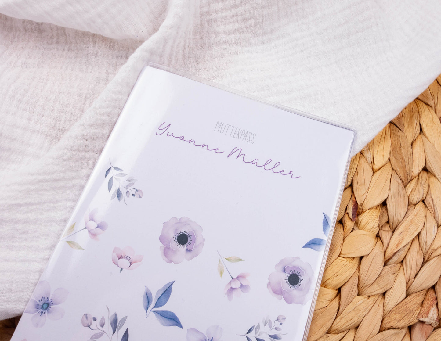 Mutterpass Hülle personalisiert BLUMEN LILA | Geschenkidee zur Schwangerschaft Passport Covers Papier Träume