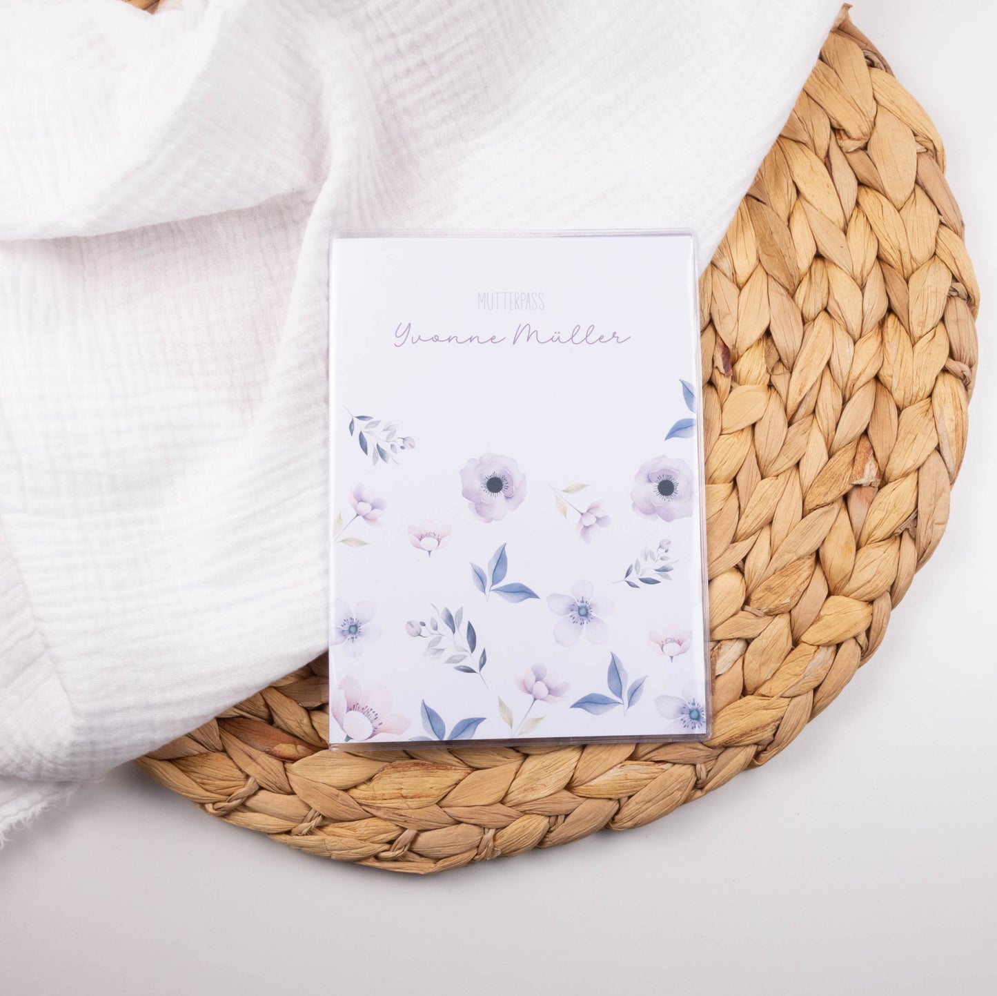 Mutterpass Hülle personalisiert BLUMEN LILA | Geschenkidee zur Schwangerschaft Passport Covers Papier Träume