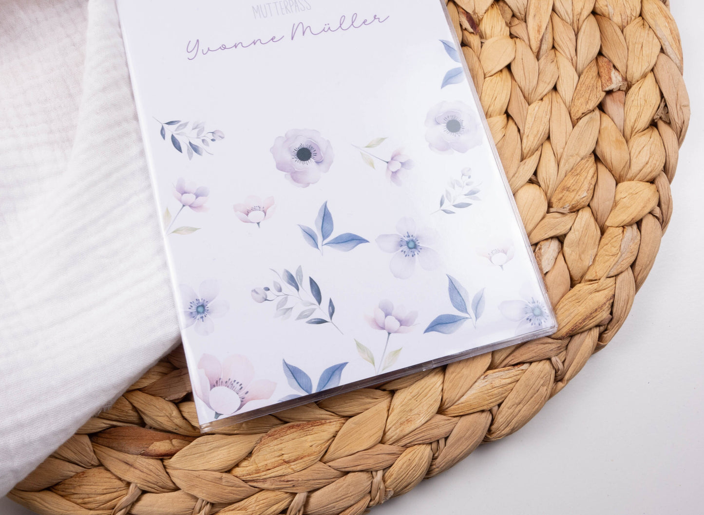 Mutterpass Hülle personalisiert BLUMEN LILA | Geschenkidee zur Schwangerschaft Passport Covers Papier Träume
