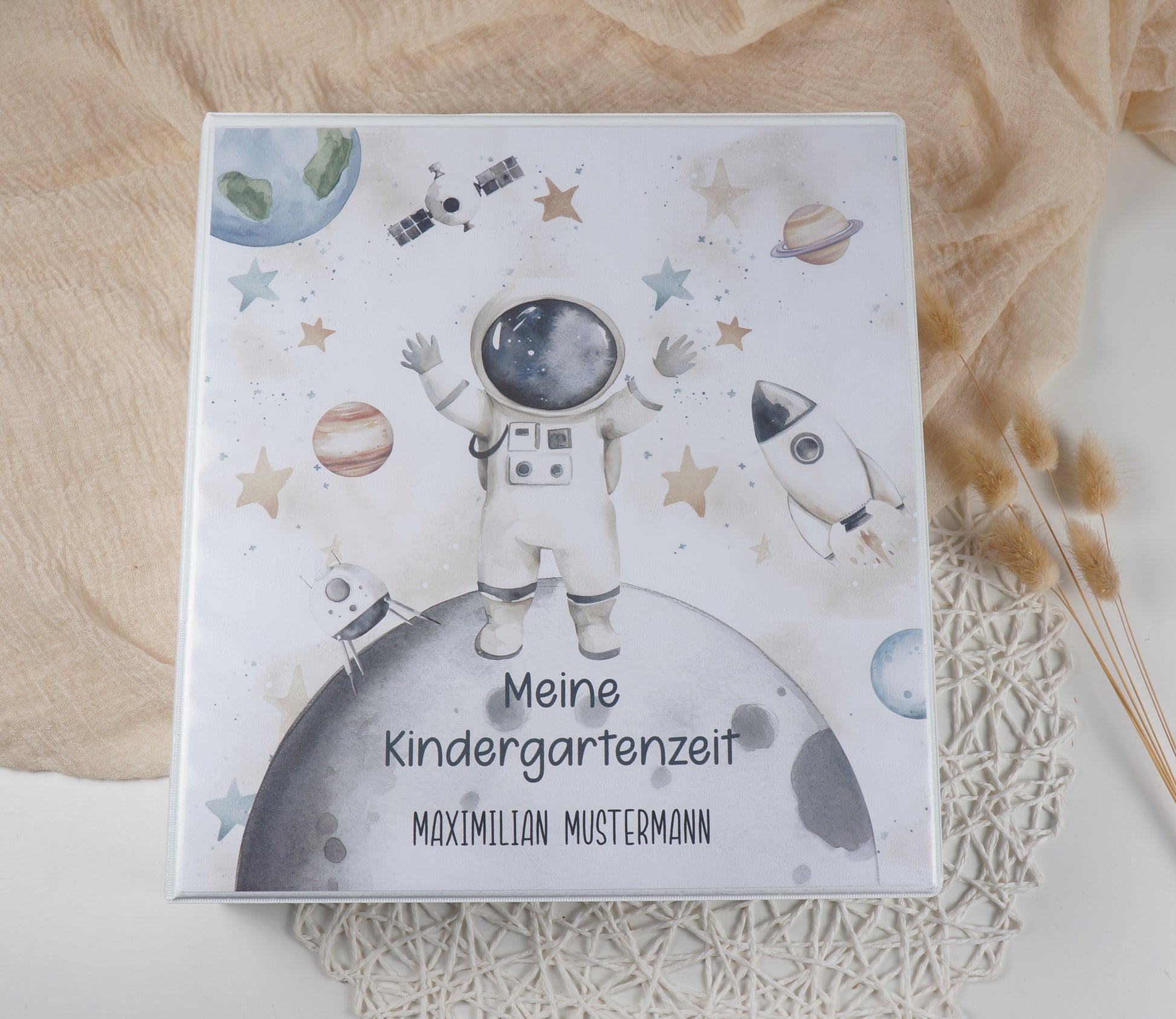 Kindergarten Ordner "ASTRONAUT MOND" personalisiert - Sammelmappe Krippe Schule oder Kita Office & School Supplies Papier Träume