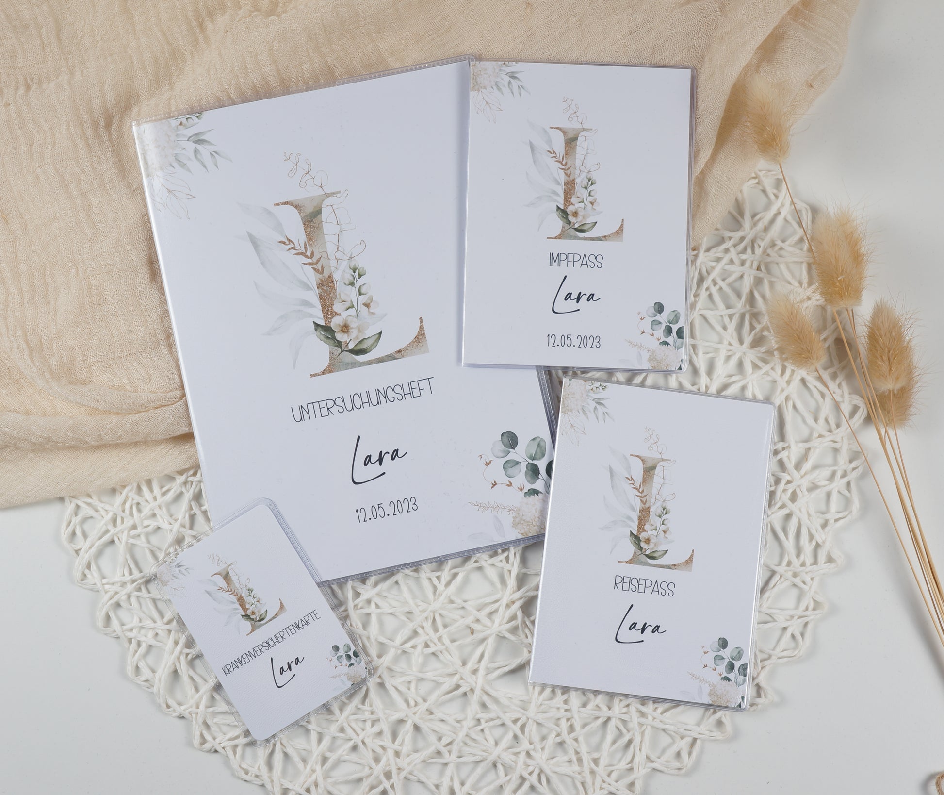 U-Heft/Impfpass/Reisepass personalisiert BUCHSTABE GOLD WEIß- Geschenk zur Geburt Passport Covers Papier Träume