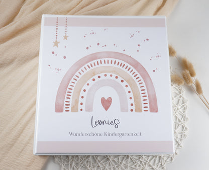 Kindergarten Ordner "Regenbogen rosa" personalisiert - Sammelmappe Krippe Schule oder Kita Office & School Supplies Papier Träume