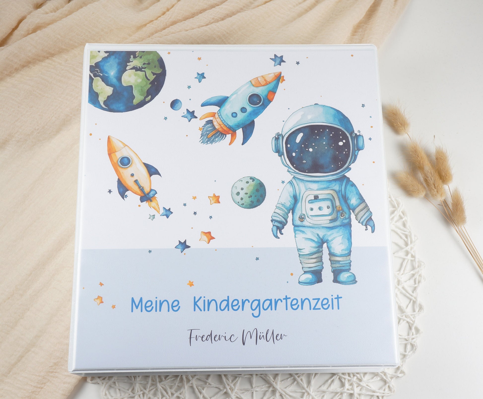 Kindergarten Ordner "Kleiner Astronaut" personalisiert - Sammelmappe Krippe Schule oder Kita Office & School Supplies Papier Träume