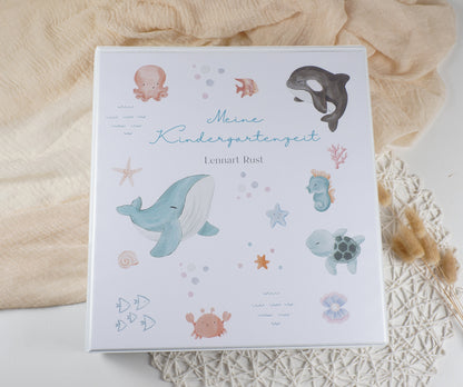 Kindergarten Ordner "Unter Wasser bunt" personalisiert - Sammelmappe Krippe Schule oder Kita Office & School Supplies Papier Träume